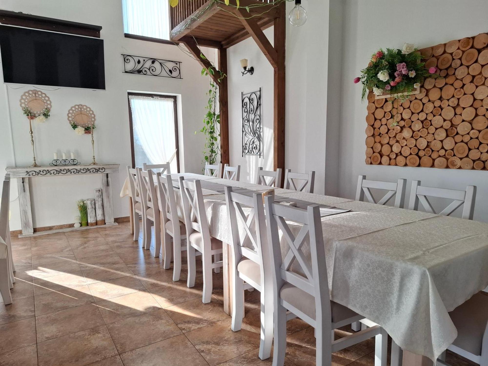 Dor De Casa Hotel Doljeşti Kültér fotó