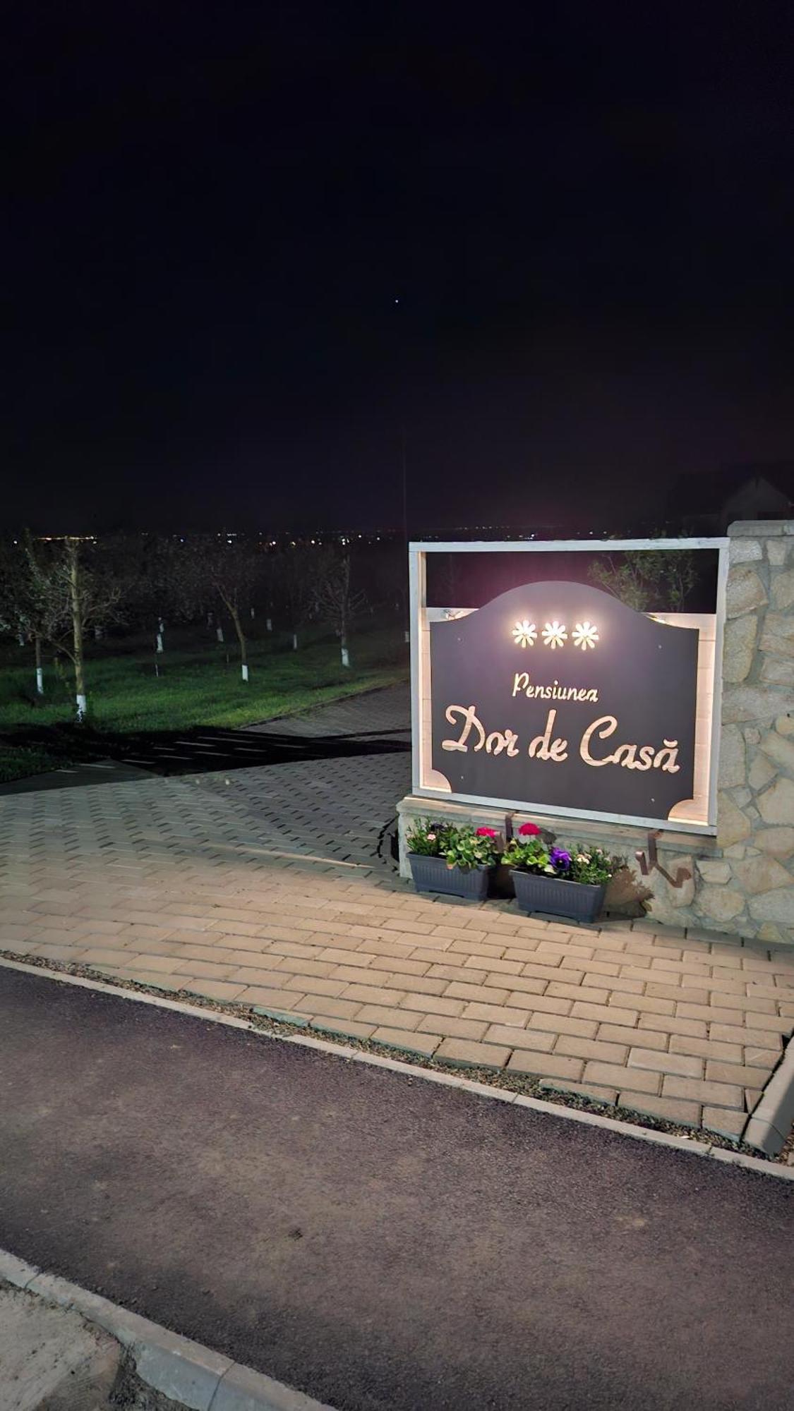 Dor De Casa Hotel Doljeşti Kültér fotó