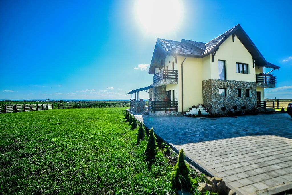 Dor De Casa Hotel Doljeşti Kültér fotó